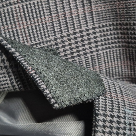 Madison Men's Gray Plaid Blazer Gorgeous! - Picture 15 of 16